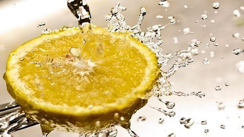 beneficios zumo de limon