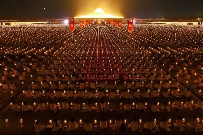 1 millón de niños se reúnen y meditan por la paz mundial en Tailandia 4